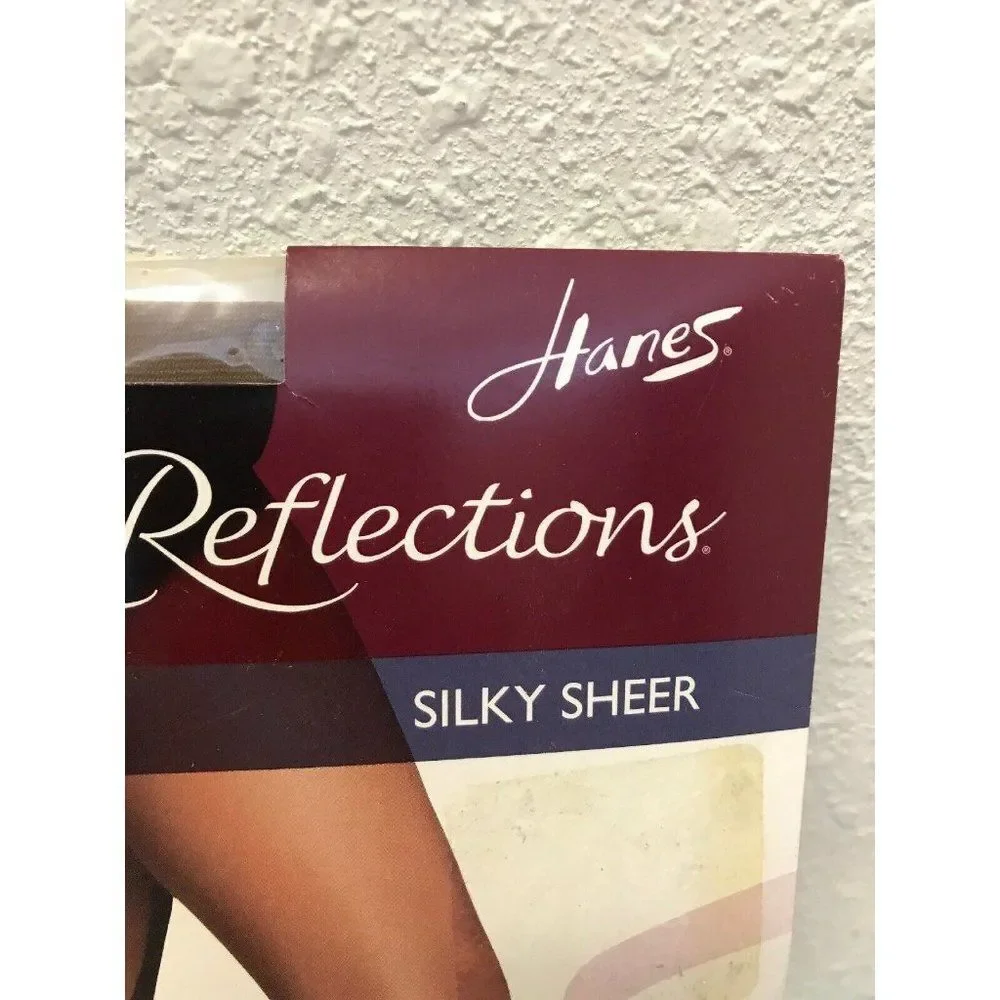Hanes Silk Reflections Control Top Reinforced Toe AB barely there